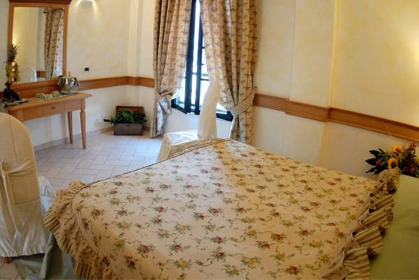 Hotel Pace San Giovanni Rotondo Quarto foto
